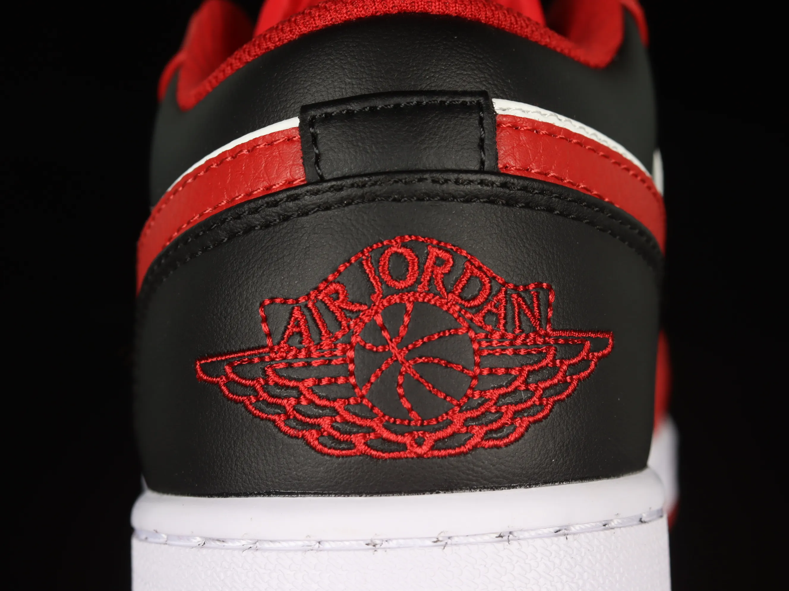 All categories Air Jordan Jordan series basketball shoes Air Jordan 1 Low Z version Air Jordan 1 Low AJ1 Joe 1 red, white and black Sports culture basketball shoes 553558-163